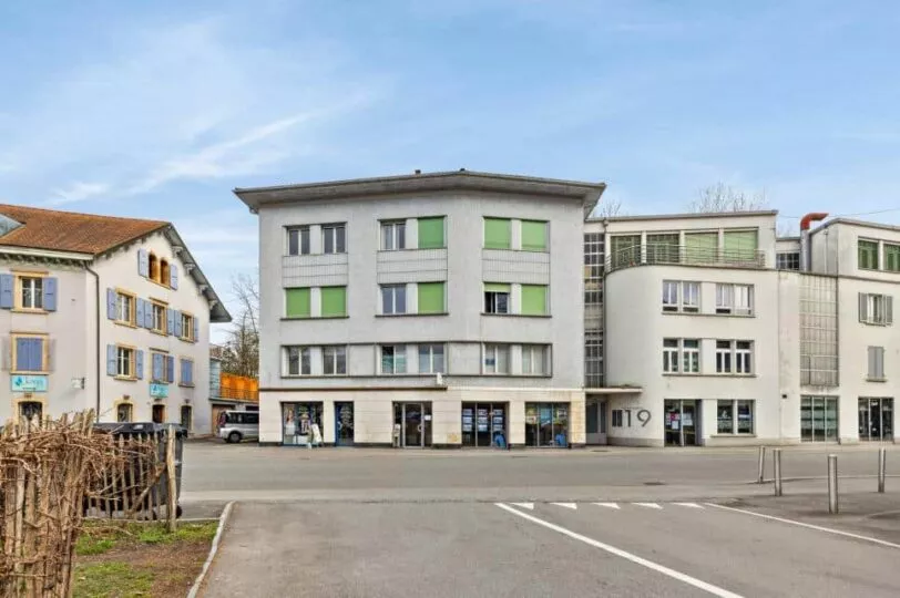 Arcade/Vitrine/Boutique 55 m2 à Yverdon-les-Bains