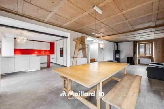Duplex de 4.5 pièces dans une PPE de deux logements