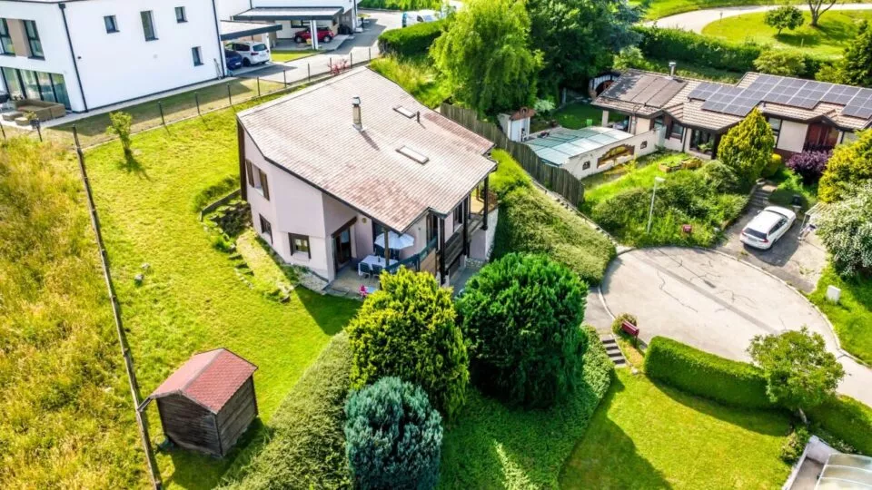 Au coeur de la campagne avec les facilités d’une petite ville
