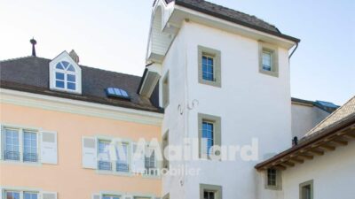 Photo 1 de l'annonce 1613968 - magnifique, historique et attique, « la tour » de la couronne en plein coeur du vieux bourg !