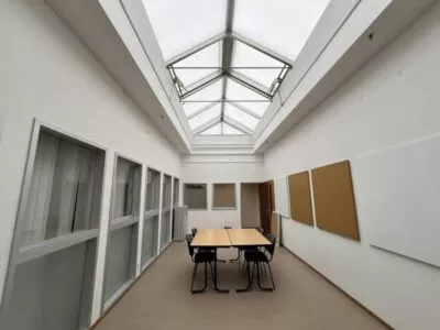 Rendement brut escompté de 8.69 % – Bureaux/commercial  de 652 m²