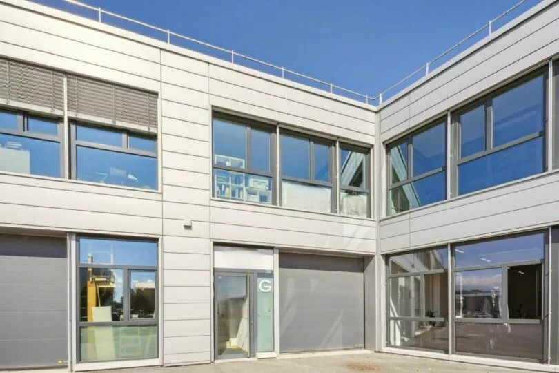Halle industrielle moderne de 195 m²