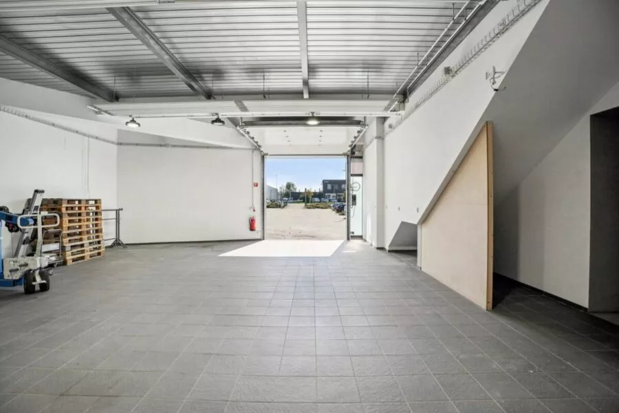 Yverdon – Halle industrielle moderne de 195 m²