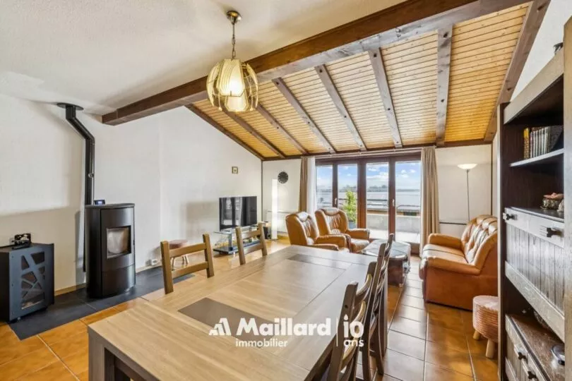 Orbe – Maison mitoyenne de 5.5 pièces avec piscine