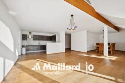 Duplex attique contemporain ? Élégance, lumière et confort au coeur de St-Cergue