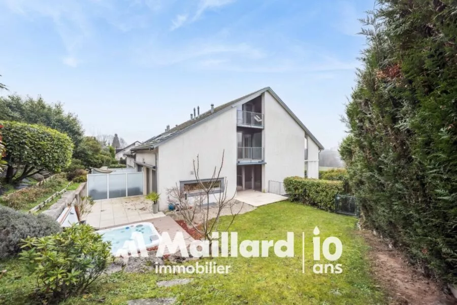 Magnifique maison familiale rénovée avec jardin privatif et panorama sur les Alpes