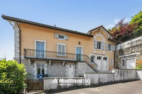 Grandson – 2 bâtisses historiques au bord du lac de Neuchâtel