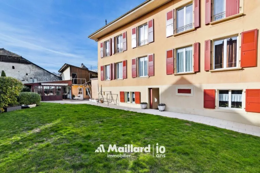 Maison: 730 m²