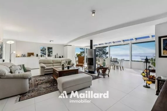 Maison avec magnifique vue à Grandvaux