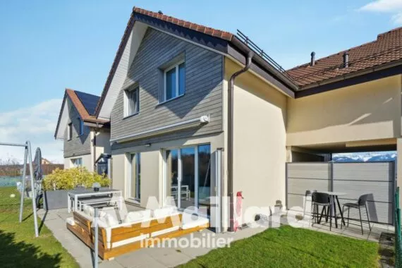 Superbe villa contiguë moderne et en parfait état