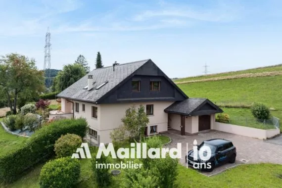 Élégante propriété familiale au coeur de la verdure