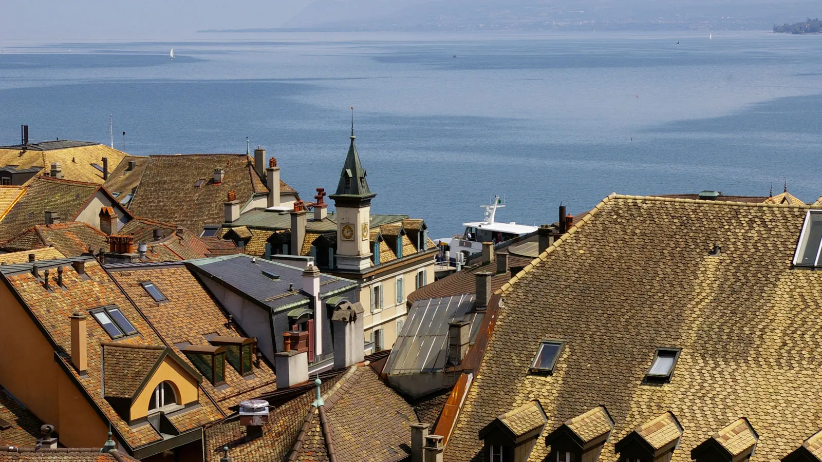 vue de nyon et des immeubles