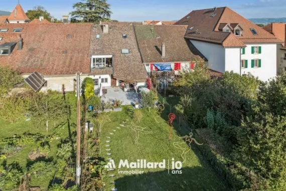 Champagne – Bâtisse historique de 5.5 pièces rénovée