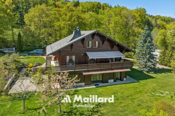 Maison de maître d’exception à Arzier-Le Muids : panorama lac & Alpes, calme absolu