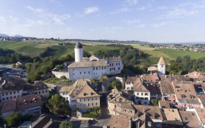 Photo 1 de l'annonce 1759537 - dans le vieux bourg d’aubonne, maison historique rénovée de 4 pièces