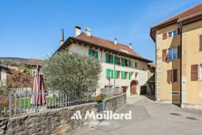 6.5 pièces de 200 m² avec balcon tropézien et vue lac