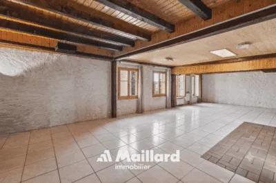 Bonvillars – Authentique 6.5 pièces de 200 m² avec balcon