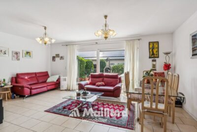 Photo 1 de l'annonce 1788170 - charmante maison contiguë avec jardin à perroy