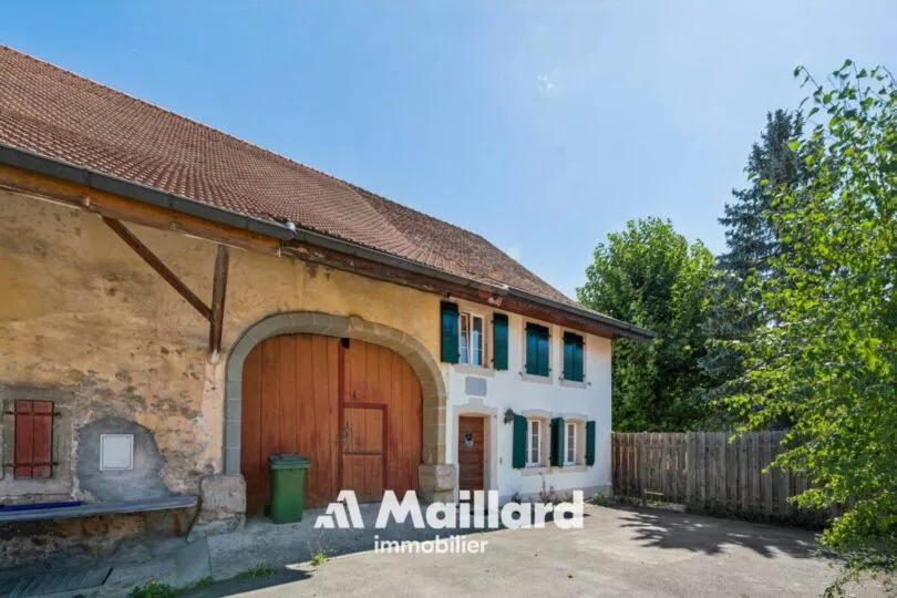 Authentique ferme de 5.5 pièces avec grange sur une vaste parcelle de 2’309 m2
