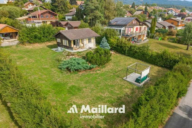 Charmant chalet, avec vue sur le lac et les Alpes, implantés sur une belle parcelle constructible !