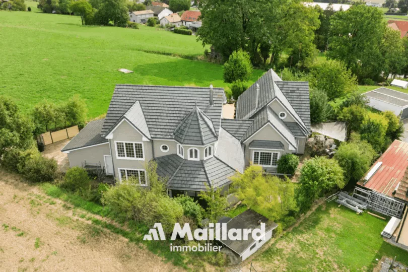 Une maison individuelle mais 2 habitations bien distinctes et de multiples possibilités